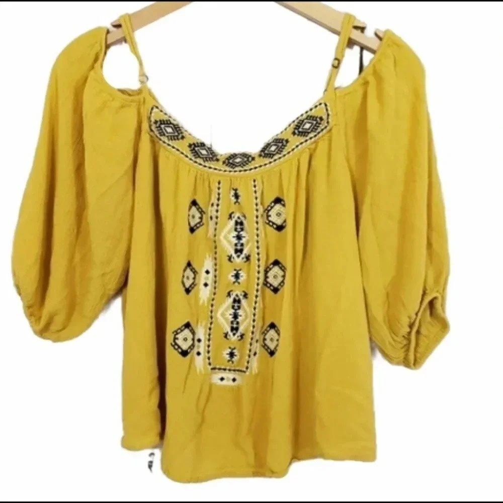 Bleuh ciel yellow Boho cold shoulder‎ top